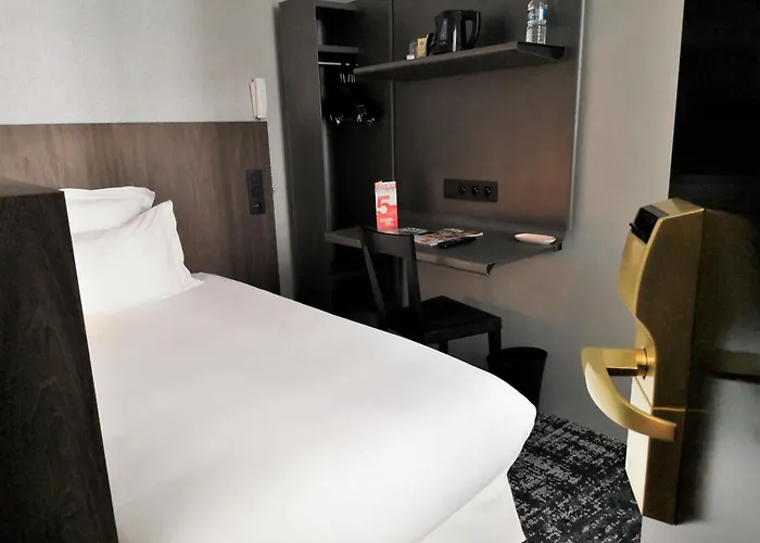 מלון Libertel Gare Du Nord Suede 3*